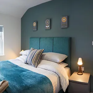Apartment 71 Westborough, Scarborough